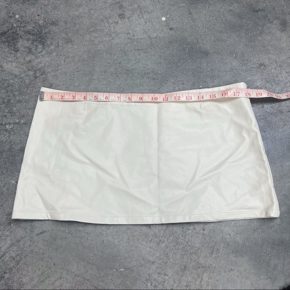 MIAOU Revolve Faux Leather Fig Mini Skirt Large - Picture 6 of 6